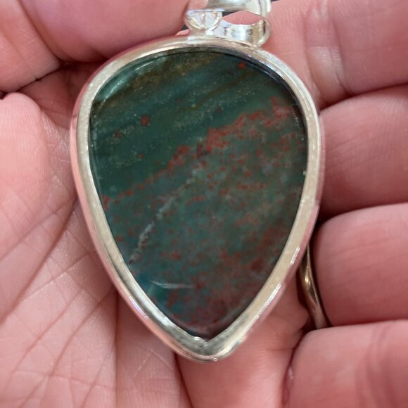 Bloodstone Heliotrope Crystal Stone Jewelry Pendant - Picture 7 of 8
